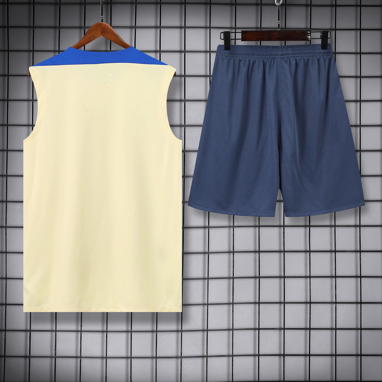 TANKTOP + SHORTS INNEN
