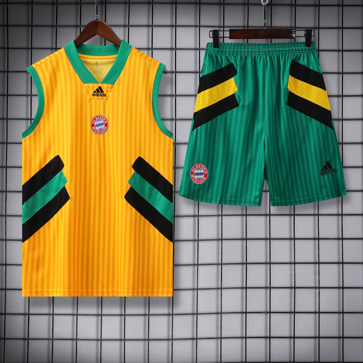 TANK TOP + SHORTS FC BAYERN MÜNCHEN