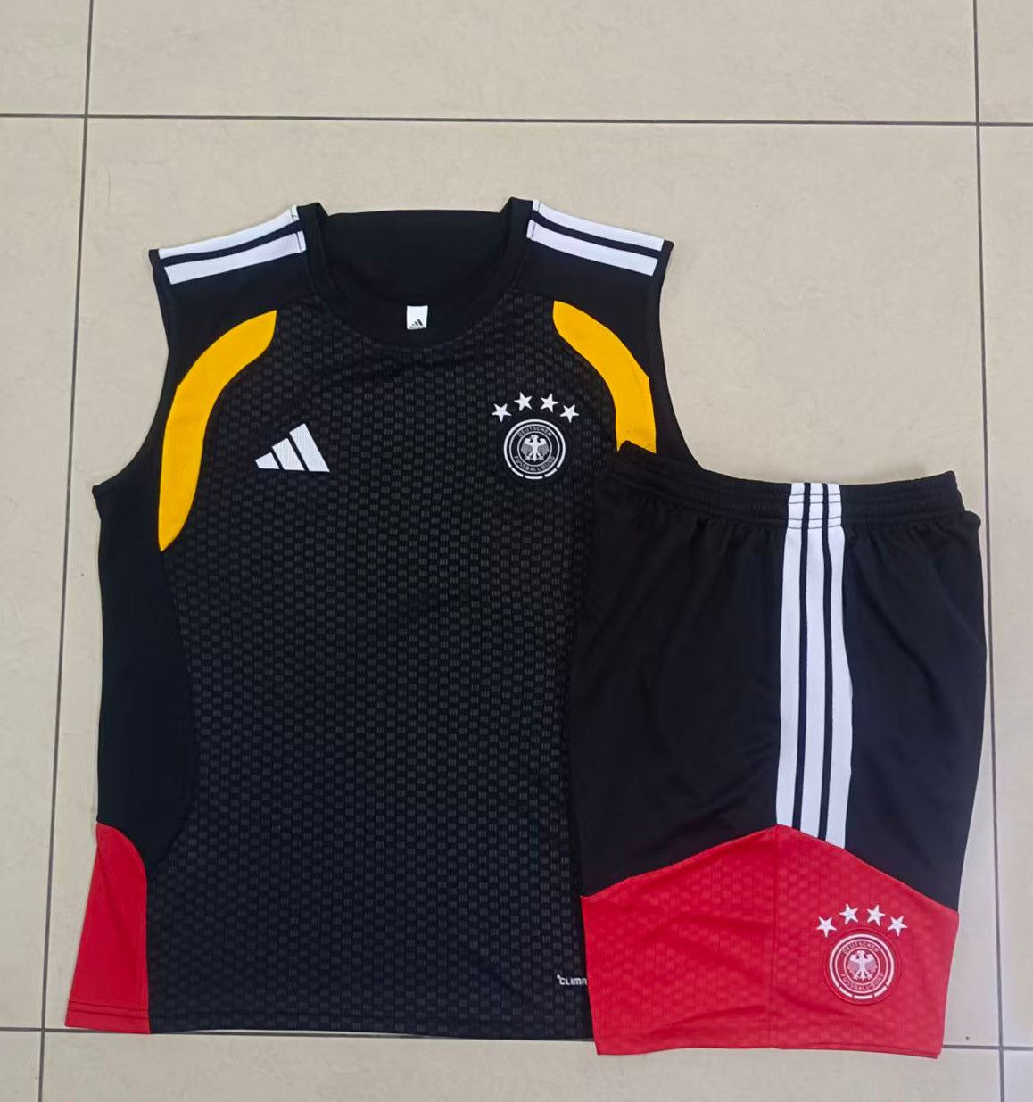 CANOTTA + PANTALONCINI BAYERN MONACO