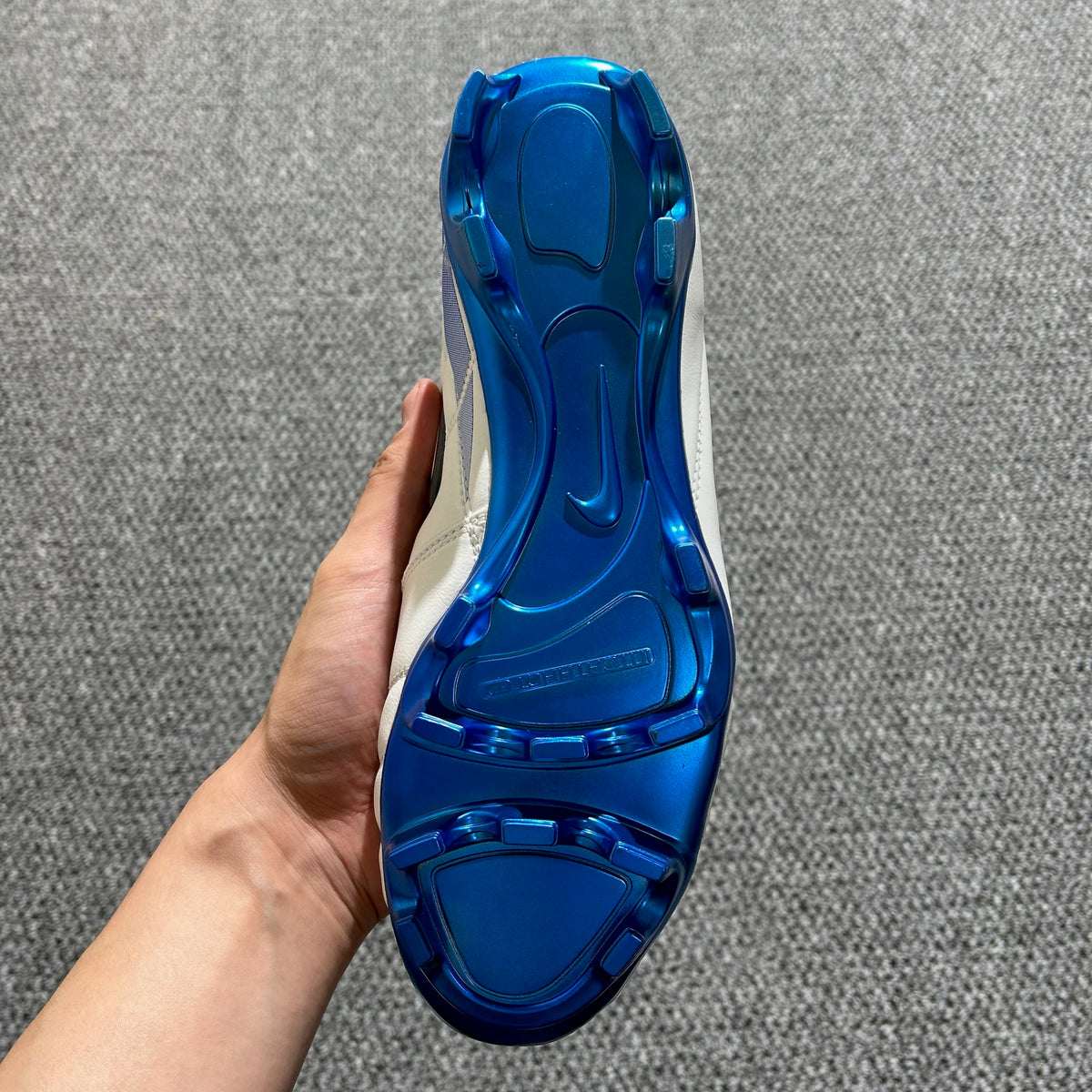 Total 90 - White/Blue