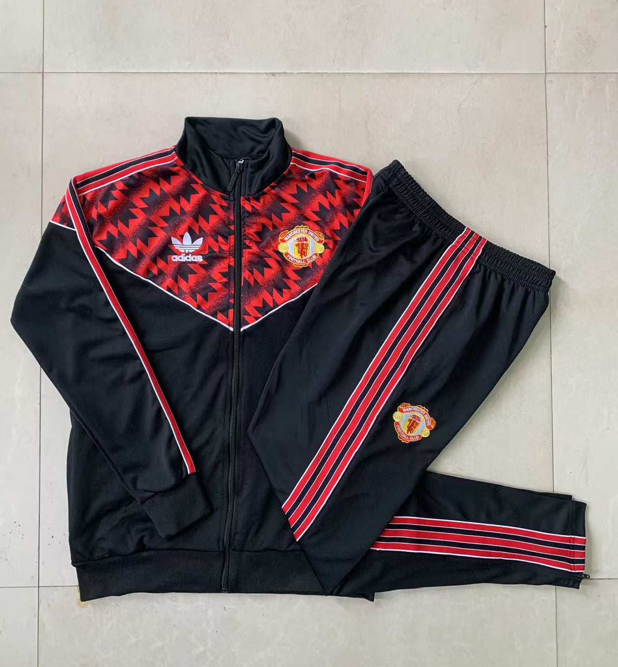 MANCHESTER UNITED Trainingsanzug Kinder