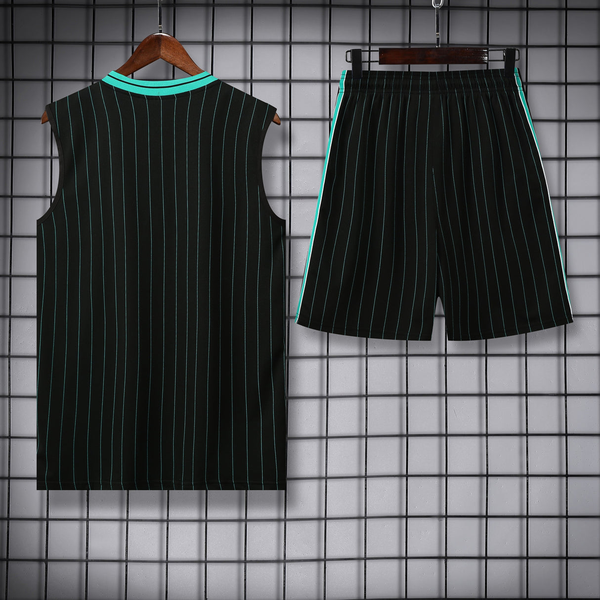 TANK TOP + SHORTS Liverpool
