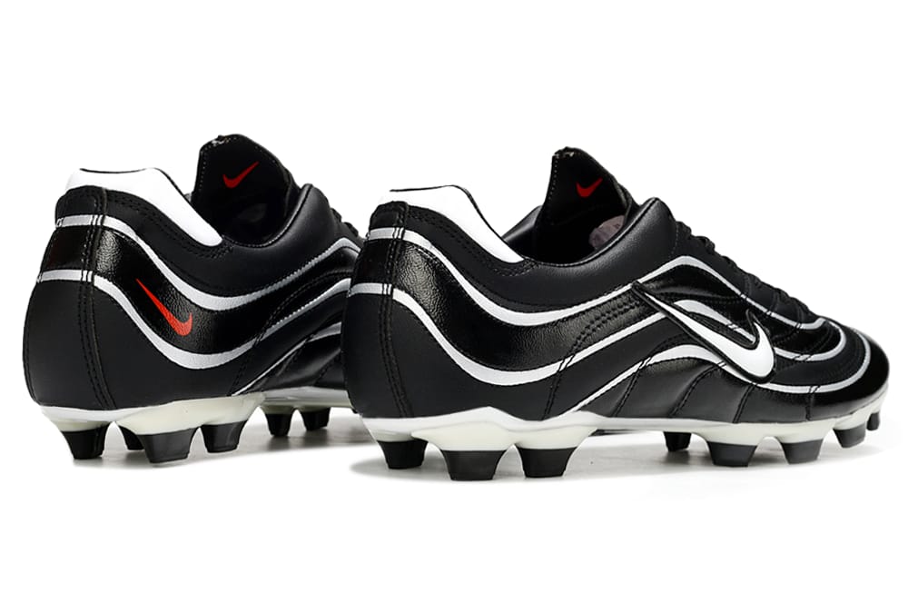 Nike R9 Fenomeno football boots, black and white, back view