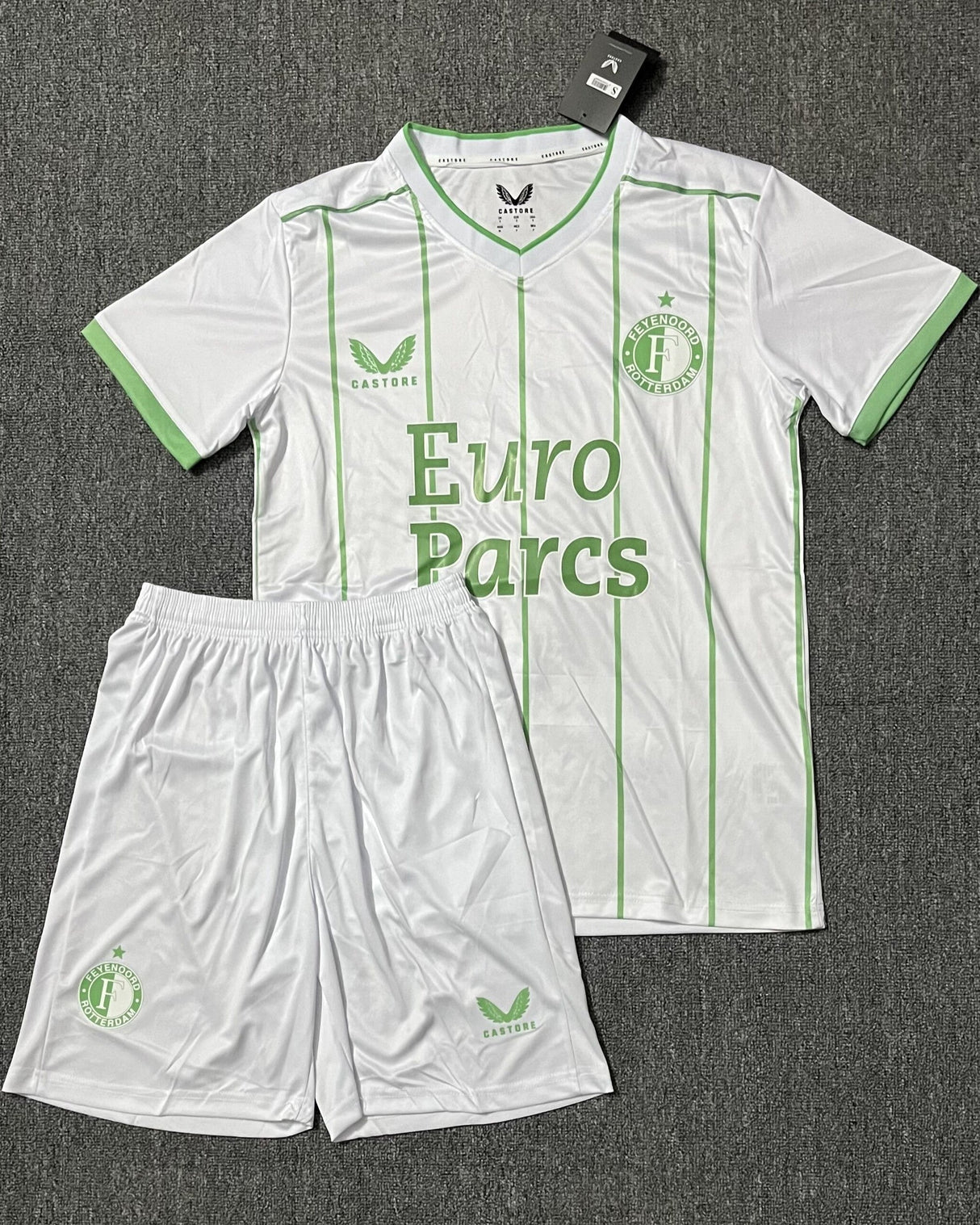 Kit adulto FEYENOORD
