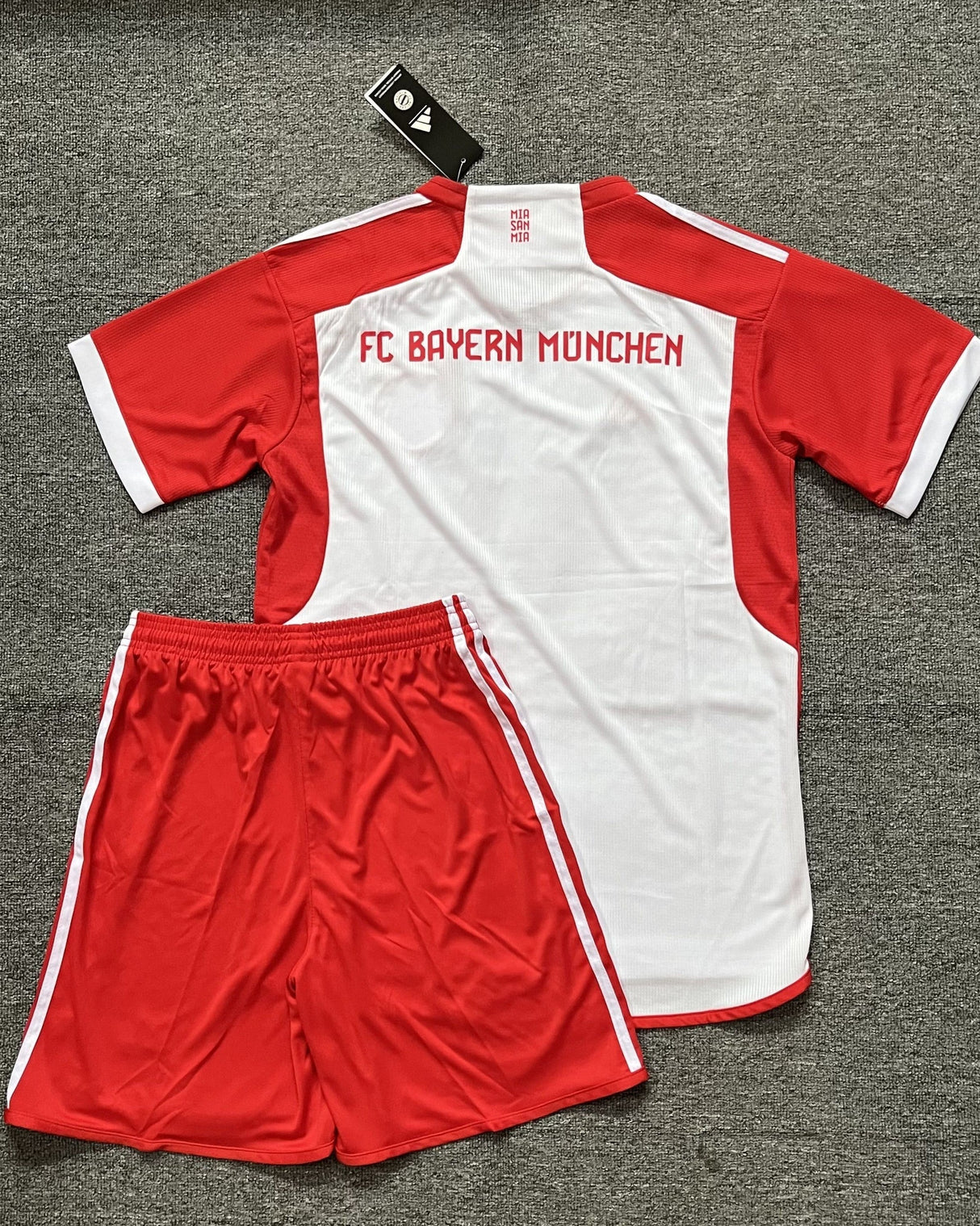 BAYERN MÜNCHEN Erwachsenen-Set