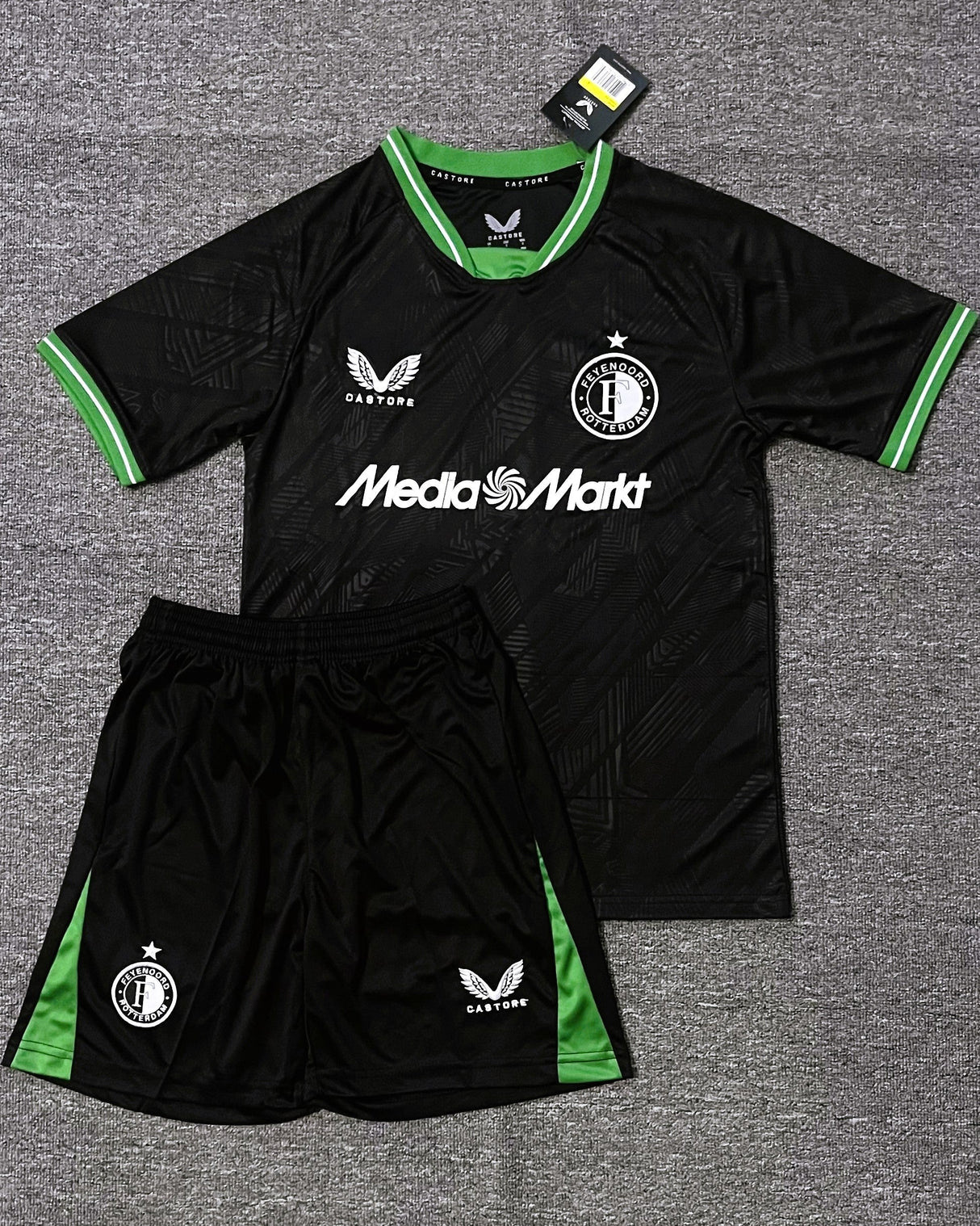 Kit adulto FEYENOORD