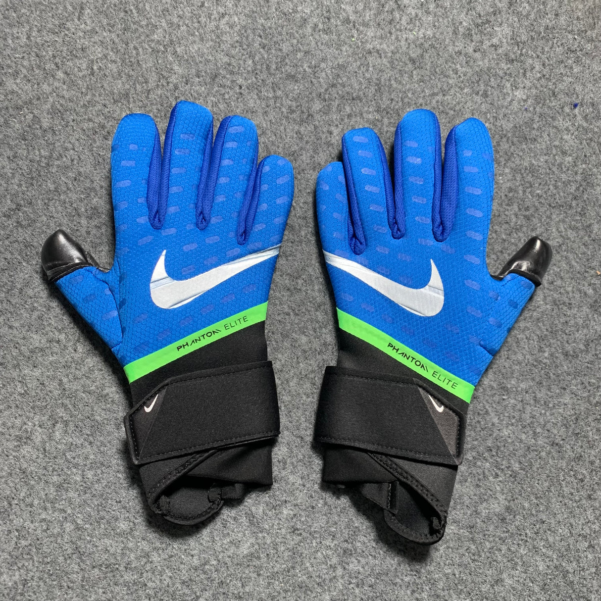 Nike Gloves