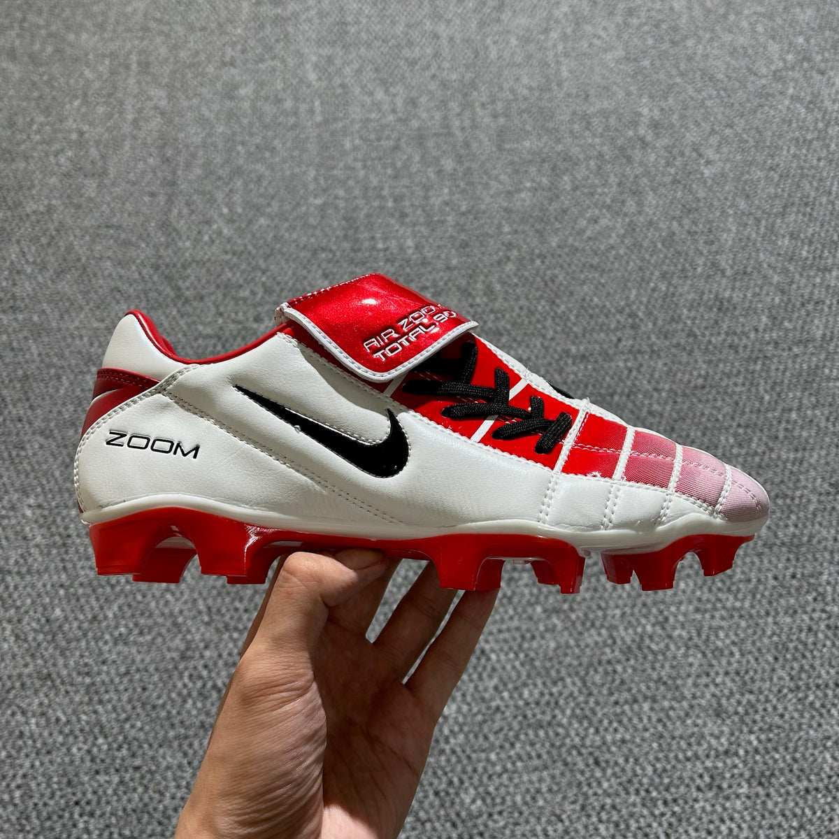 Total 90 - White/Red