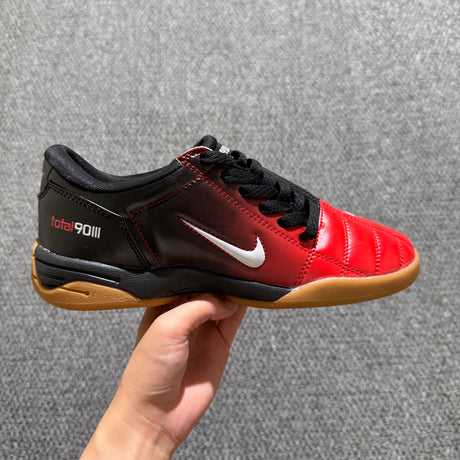 Total 90 III - Rood/Zwart Gum Sole