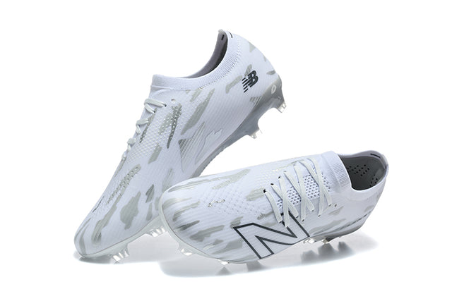 New Balance Furon V8 Elite FG bianche