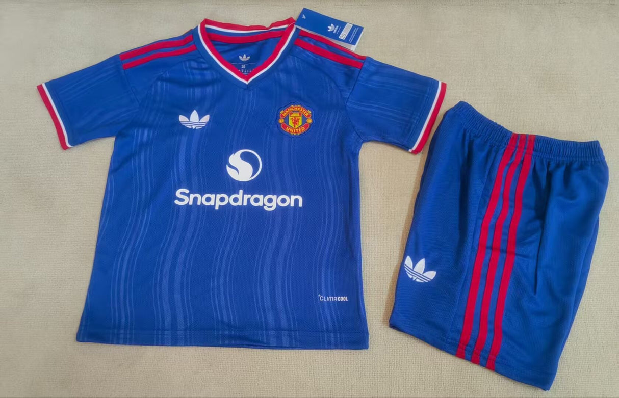 MANCHESTER UNITED Kinder-Kit