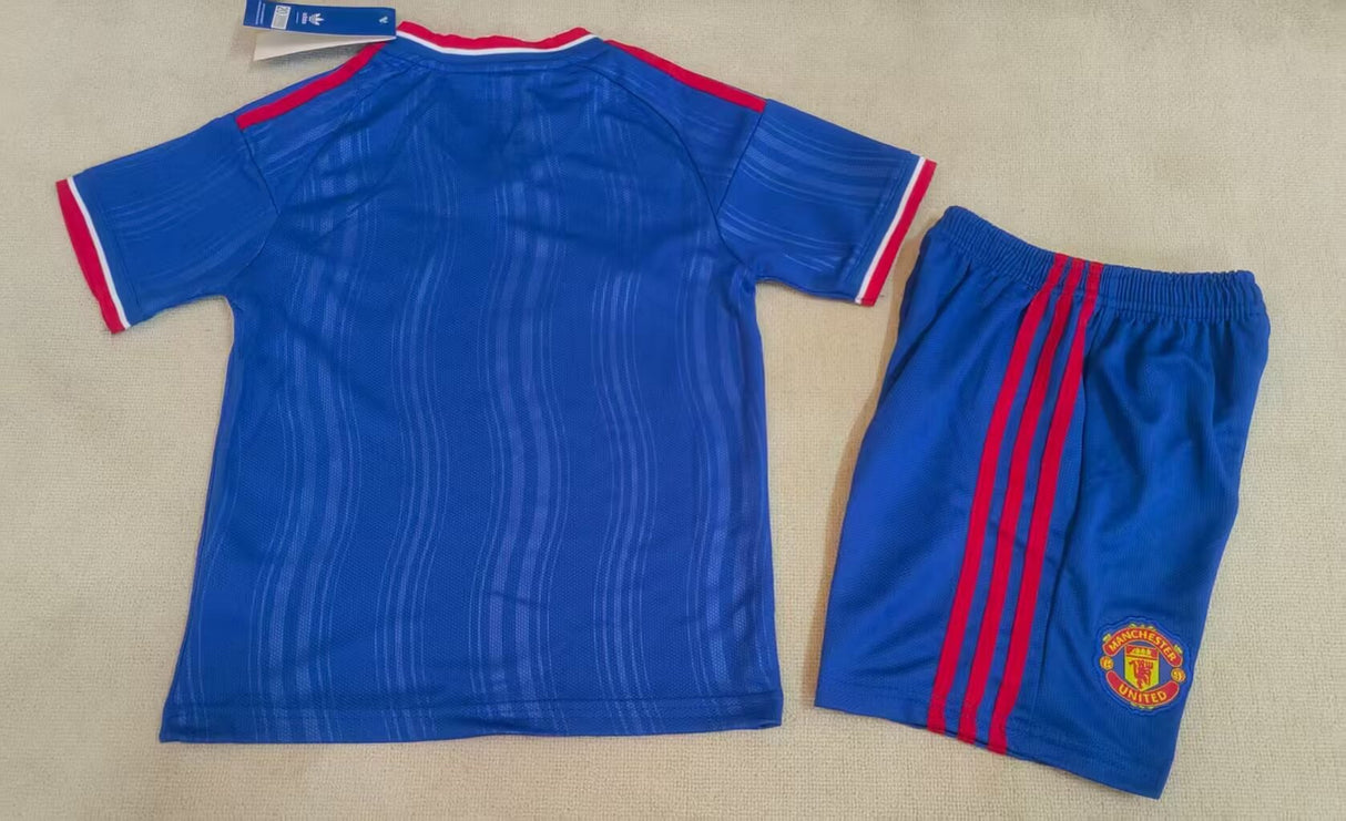 MANCHESTER UNITED Kinder-Kit
