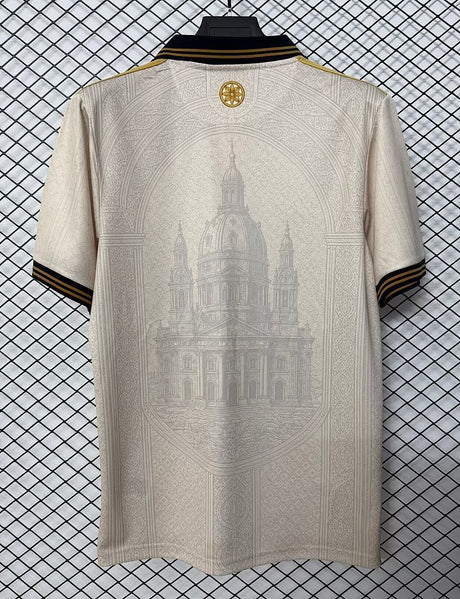 REAL MADRID 2026/27 MAILLOT ÉDITION SPÉCIALE - Crème, Version Street