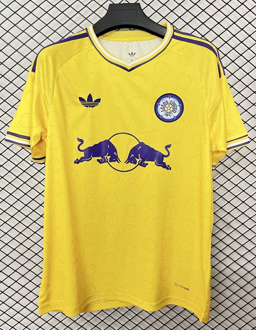 LEEDS UNITED 2026/27 AUSWÄRTSTRIKOT