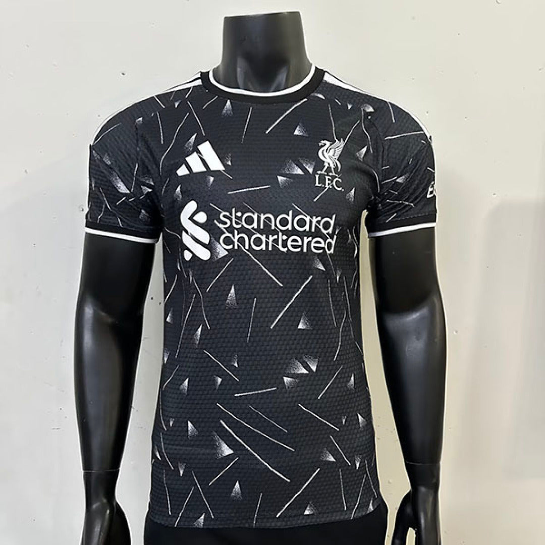 LIVERPOOL 2026/27 MAILLOT ÉDITION SPÉCIALE - Noir, Version joueur