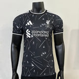 LIVERPOOL 2026/27 MAILLOT ÉDITION SPÉCIALE - Noir, Version joueur