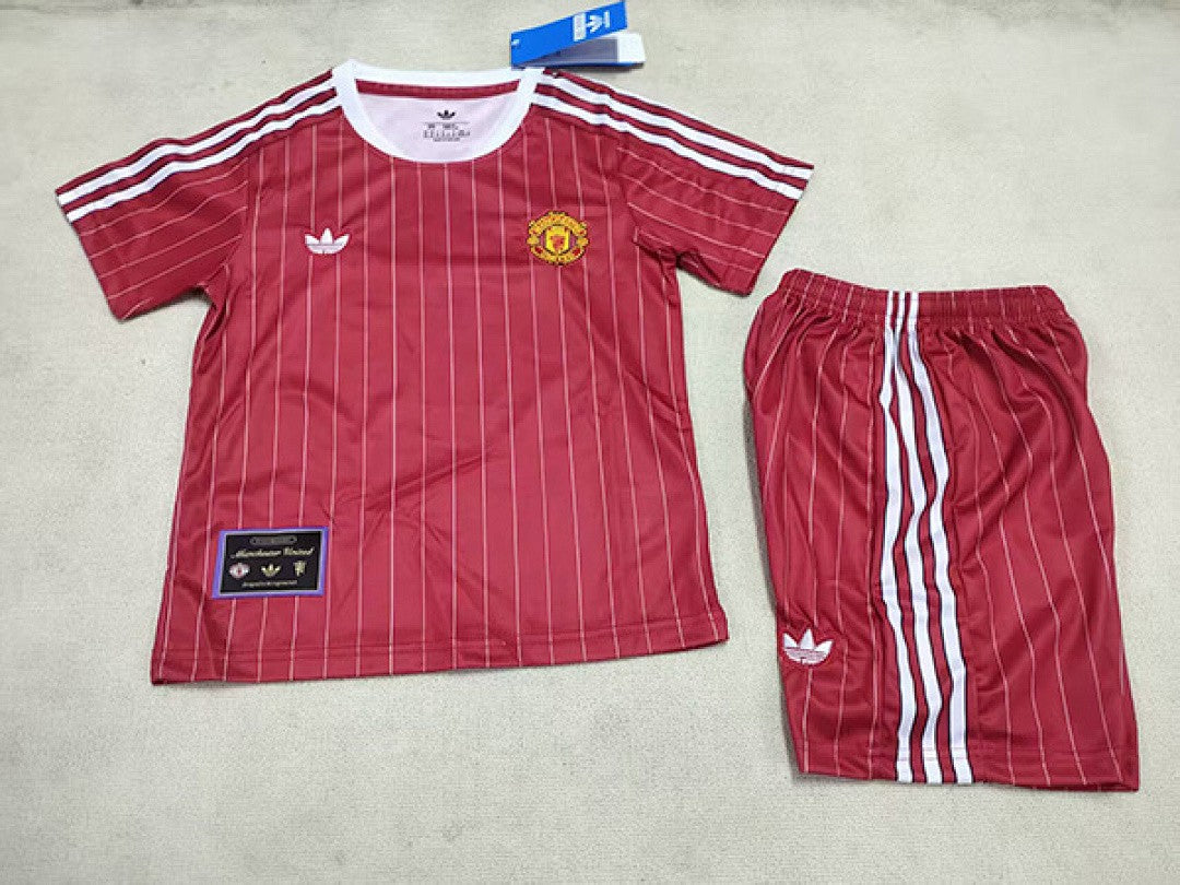 MANCHESTER UNITED 2026/27 SPECIAL EDITION KIT KIDS - Red