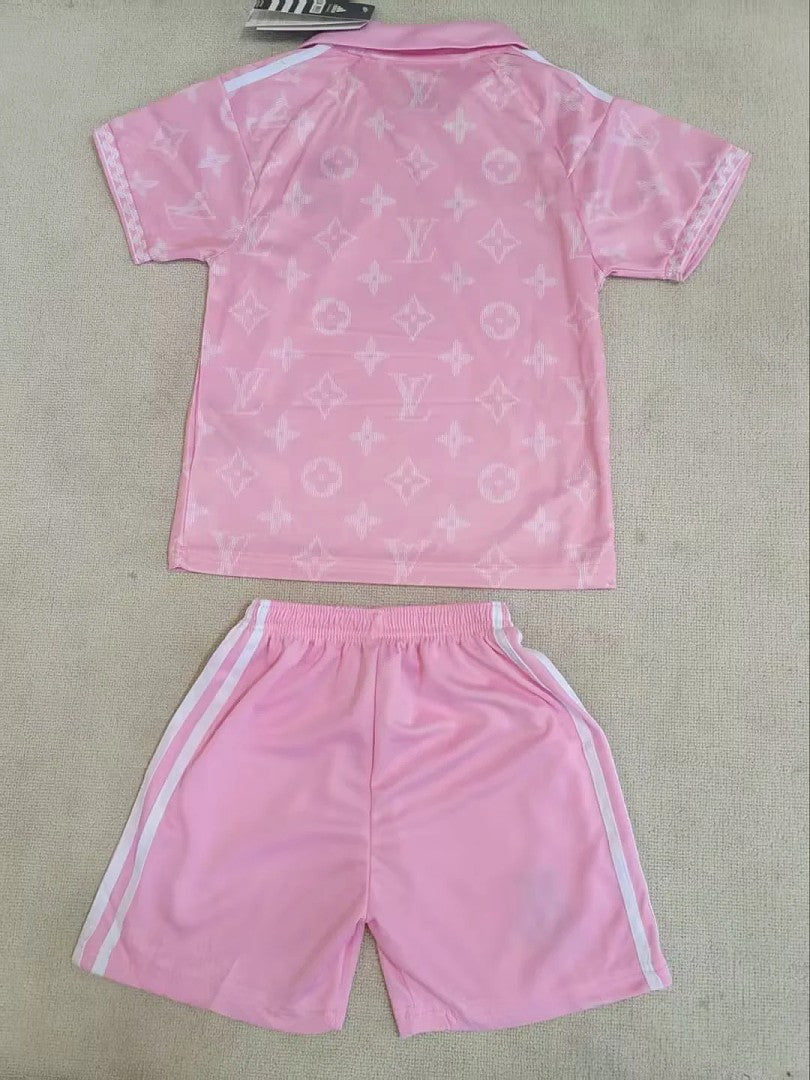 REAL MADRID 2026/27 SPECIAL EDITION KIT KIDS - Pink, LV Version
