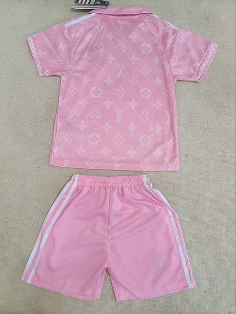 REAL MADRID 2026/27 ÉDITION SPÉCIALE KIT ENFANT - Rose, Version LV