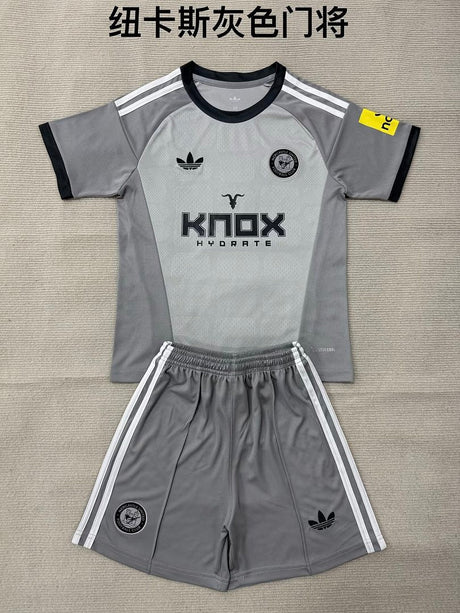 NEWCASTLE UNITED 2026/27 GOALKEEPER KIT KIDS - Grey