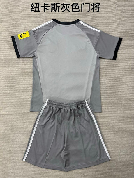 NEWCASTLE UNITED 2026/27 GOALKEEPER KIT KIDS - Grey