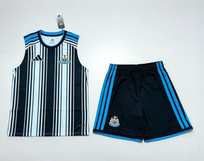 NEWCASTLE UNITED 2026/27 KIDS TANK TOP + SHORTS - Home