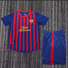 BARCELONA RETRO KIT KIDS - Blaugrana - Qatar Foundation