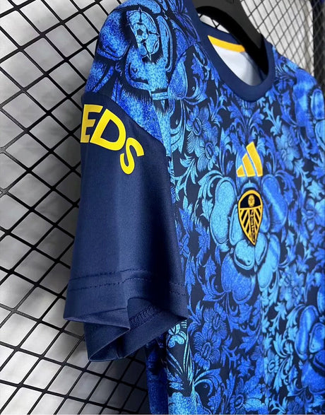 LEEDS UNITED 2026/27 CAMISA PRÉ-JOGO - Azul