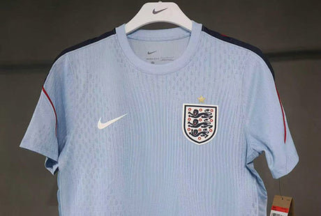 ENGLAND 2026/27 AUFWÄRMTRIKOT - Hellblau, Spielerversion