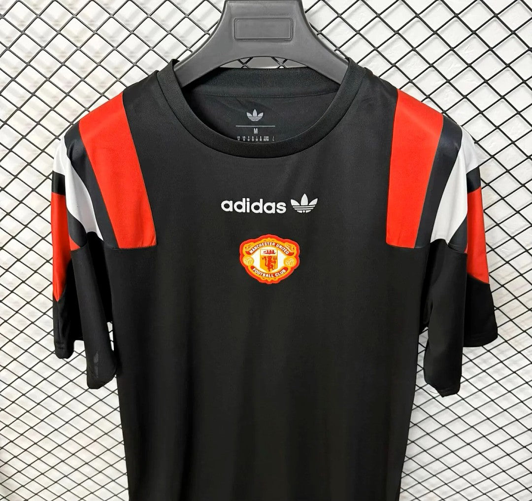 MANCHESTER UNITED 2026/27 PRE-MATCH JERSEY - Black