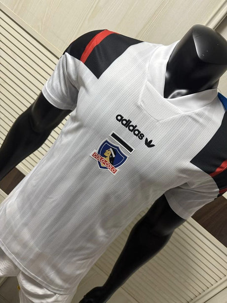 قميص COLO COLO الإحماء 2026/27 - أبيض، نسخة اللاعب