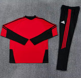 Manchester United 2026/27 Training Suit - Red/Black, Model 3