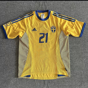 SWEDEN 2002 HOME RETRO JERSEY