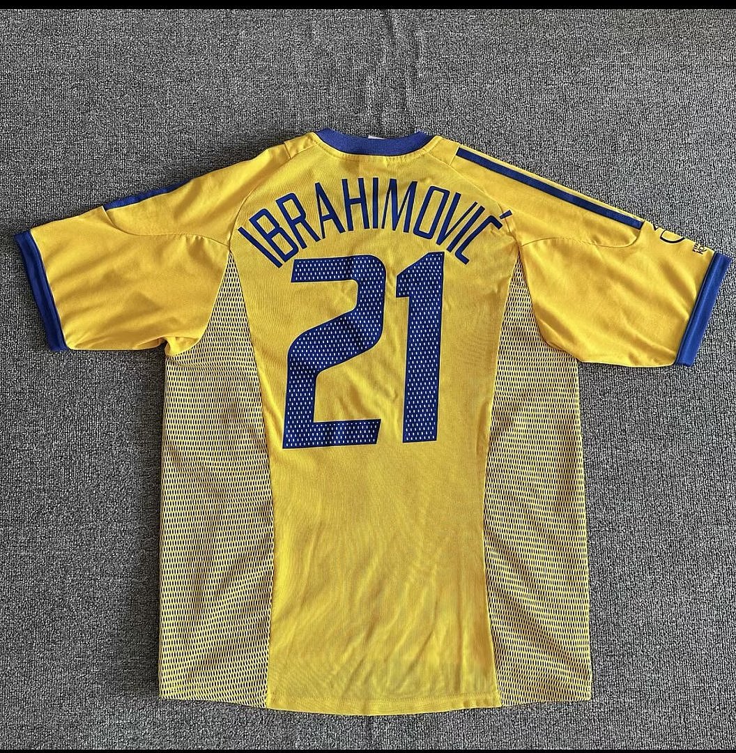 SWEDEN 2002 HOME RETRO JERSEY