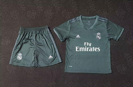 REAL MADRID 2018/19 RETRO KINDERTENUE - Uit