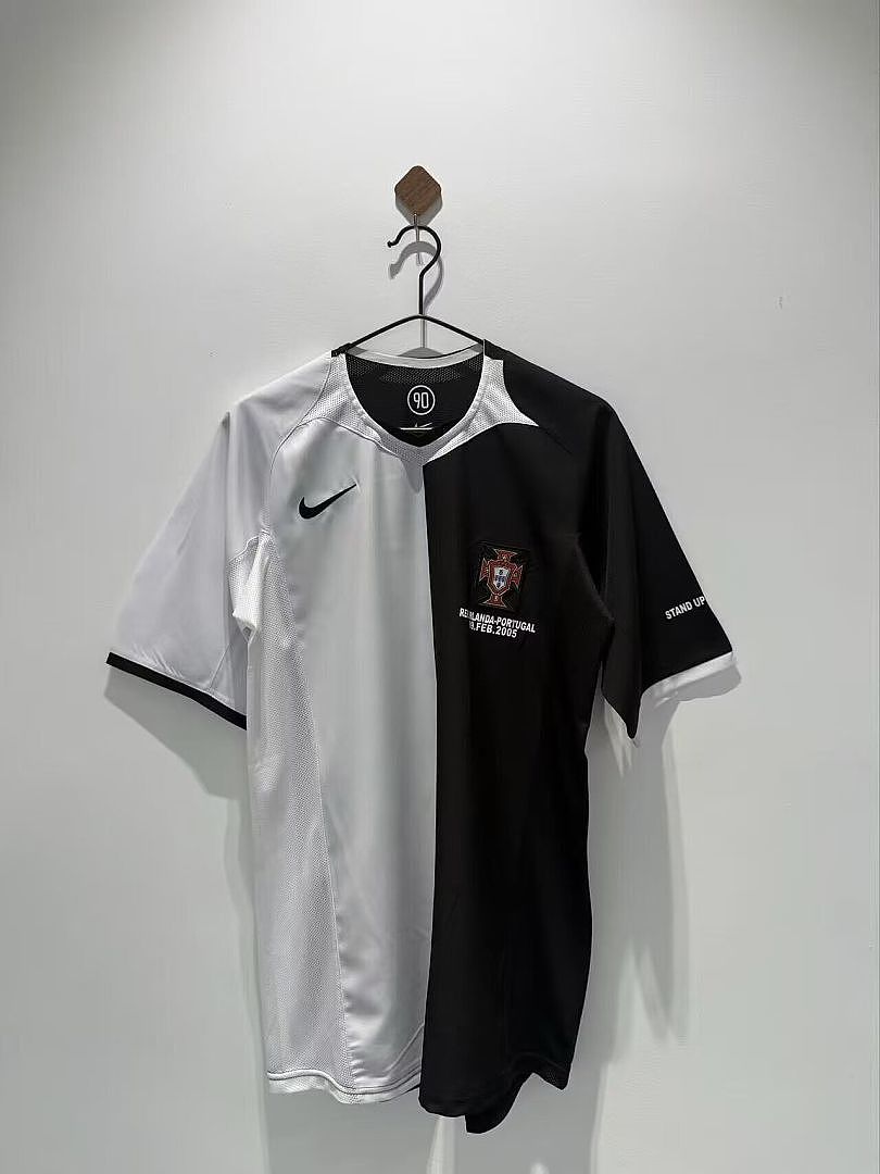 PORTUGAL 2005 RETRO JERSEY - White/Black