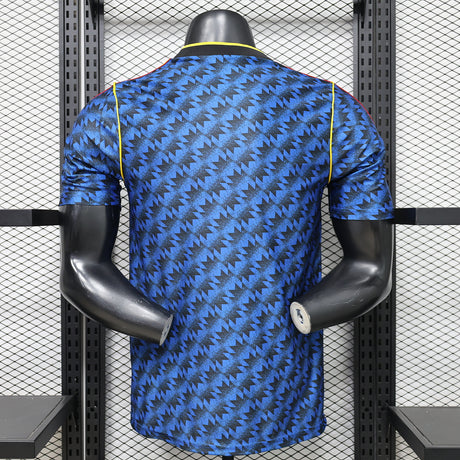 MANCHESTER UNITED 2026/27 MAILLOT ÉDITION SPÉCIALE - Bleu, Sharp Rétro