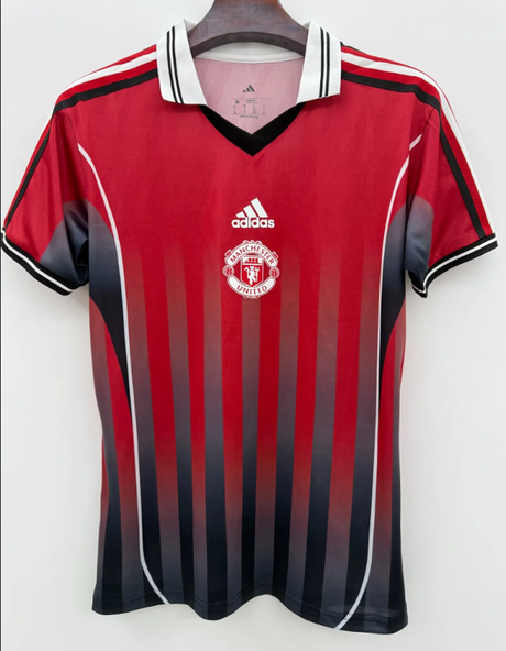 MANCHESTER UNITED 2026/27 MAILLOT ÉDITION SPÉCIALE - Rouge, Rétro