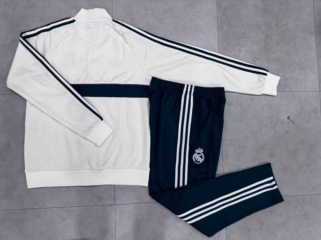 Real Madrid 2026/27 Tracksuit - White/Green, Model 2