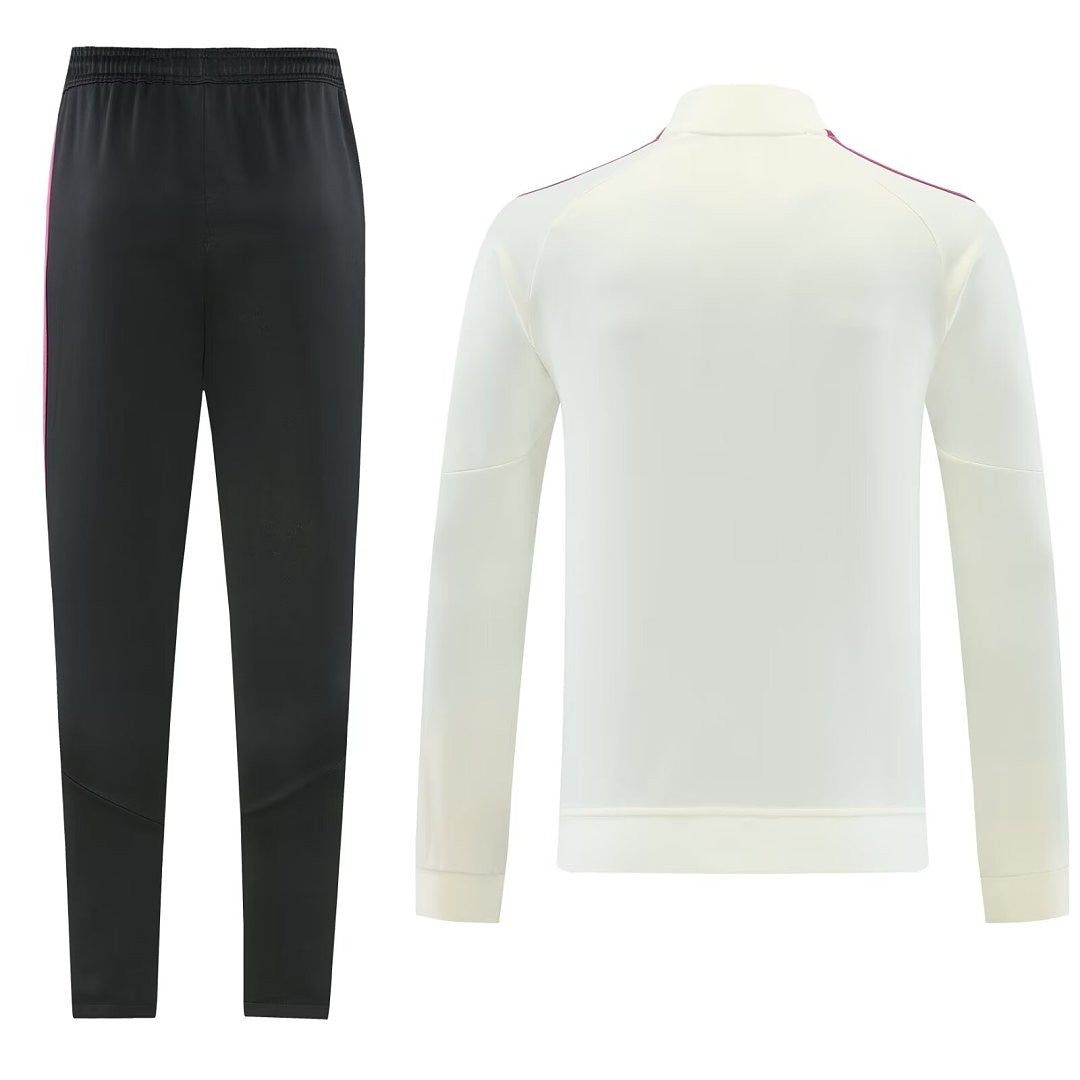 Real Madrid 2026/27 Tracksuit - White/Pink, Model 3
