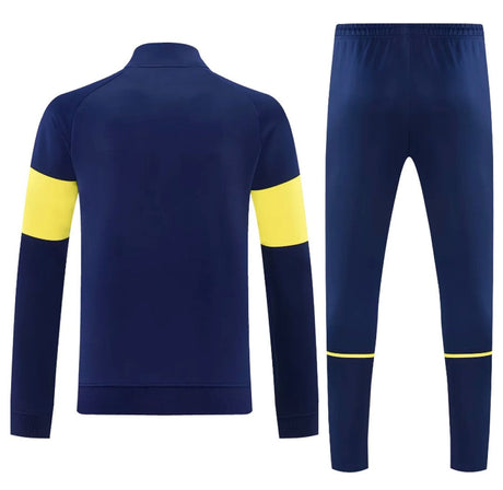 Arsenal 2026/27 Chándal - Azul oscuro/Amarillo, Modelo 2