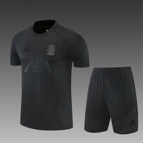 LIVERPOOL 2026/27 CONJUNTO DE TREINO CAMISA + SHORT - Todo Preto