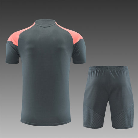 REAL MADRID 2026/27 TRAININGSSET TRIKOT + SHORTS - Dunkelgrau