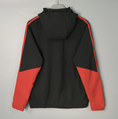 ADIDAS 2026/27 CORTAVIENTOS CON CAPUCHA - Negro/Rojo a Rayas